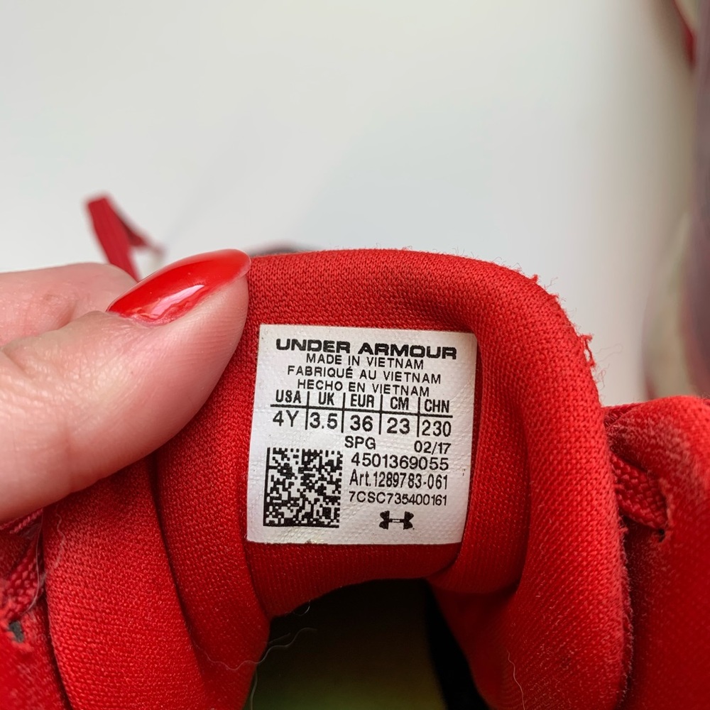 Under Armour Boys Cleats Size 4 - Picture 7 of 7
